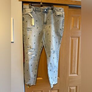 Tinseltown Light Blue Embroidered Boyfriend Jeans